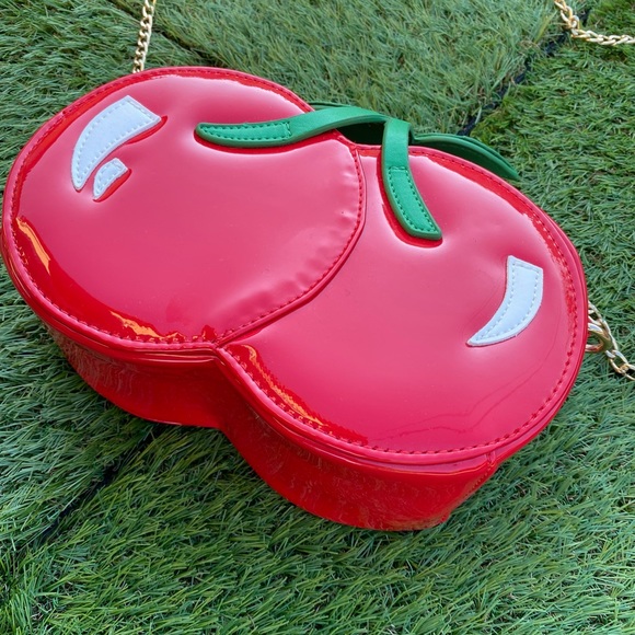 Cherry Purse 🍒 - Picture 4 of 15